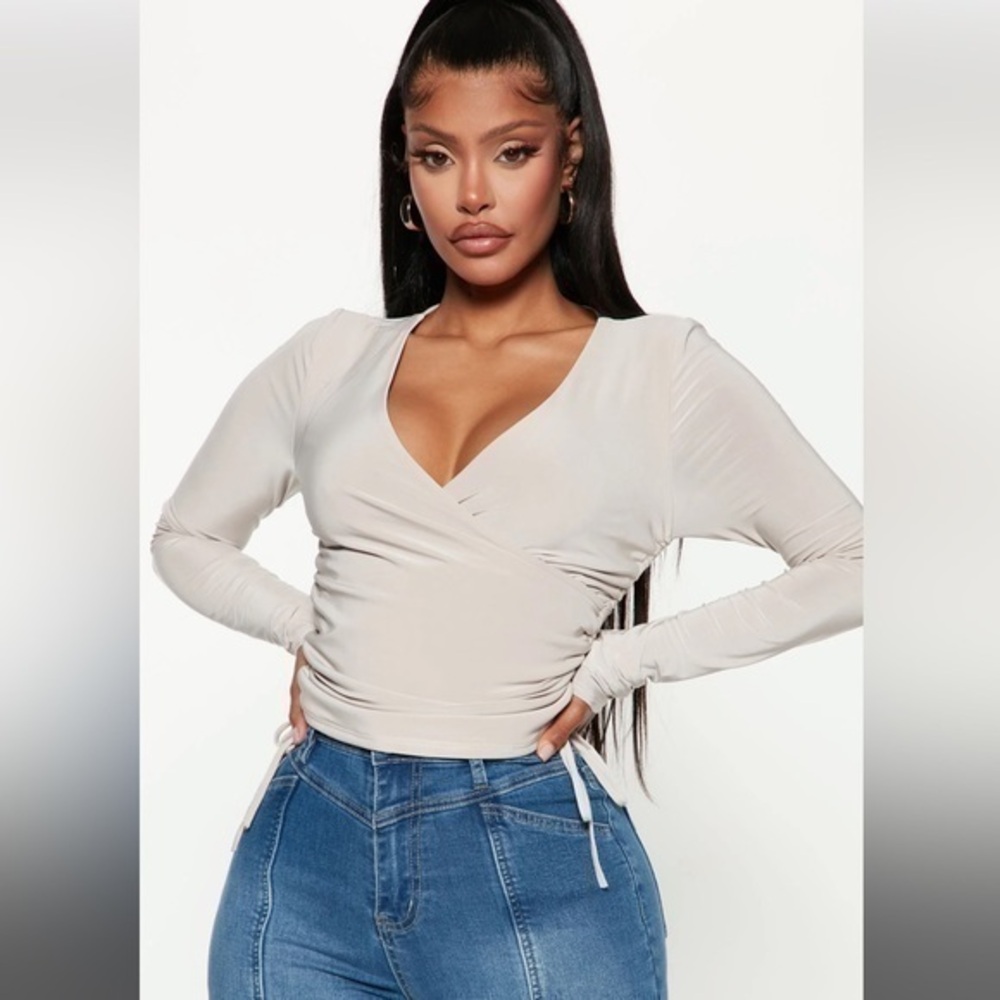 Serena Surplice Wrap Top Drawstring on the side - Ivory Size Small REFFNB